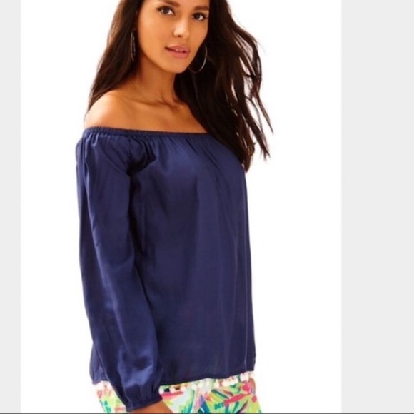 Lilly Pulitzer Enna Navy Blue Off Shoulder Pom Pom Hem Rayon Top 
Size S - Picture 7 of 7